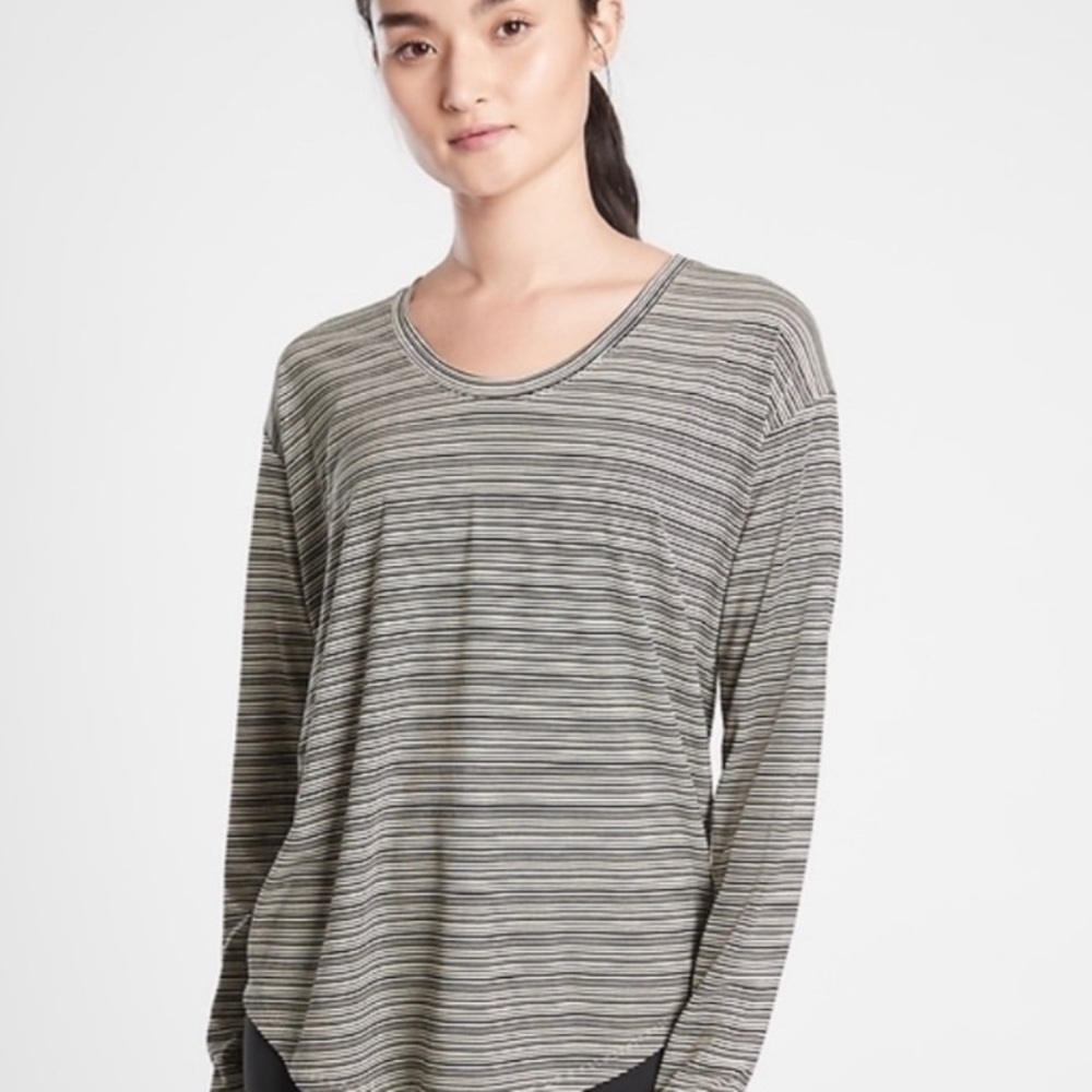 Athleta‎ Women's Cloudlight Stratus Top Black White Stripe Long Sleeve Size S